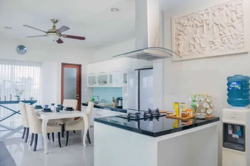 Modern 4-Bedroom Villa with Private Pool in Jimbaran’s Bukit District — image 4
