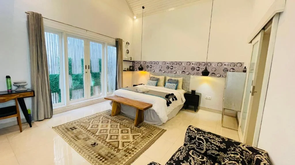 Villa Canggu – Stylish 3-Bedroom Private Villa with Pool Near Batu Bolong Beach — image 12