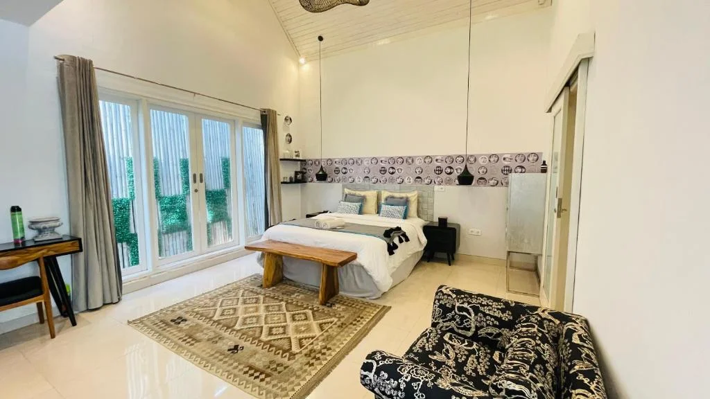 Villa Canggu – Stylish 3-Bedroom Private Villa with Pool Near Batu Bolong Beach — image 14