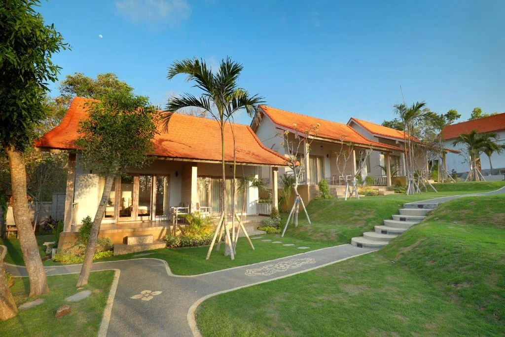 The Villa Uluwatu – Luxurious 11-Bedroom Retreat Near Nunggalan Beach — image 8