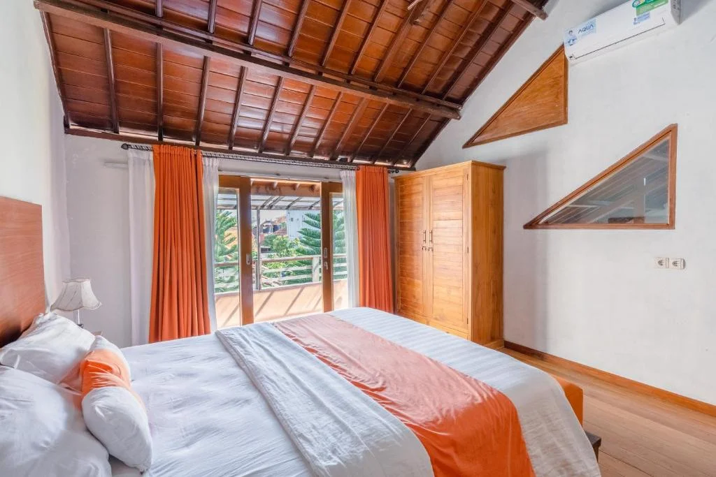 Elegant 3-Bedroom Villa with Private Pool & Outdoor Living Space, Perfect Bali Retreat — image 6
