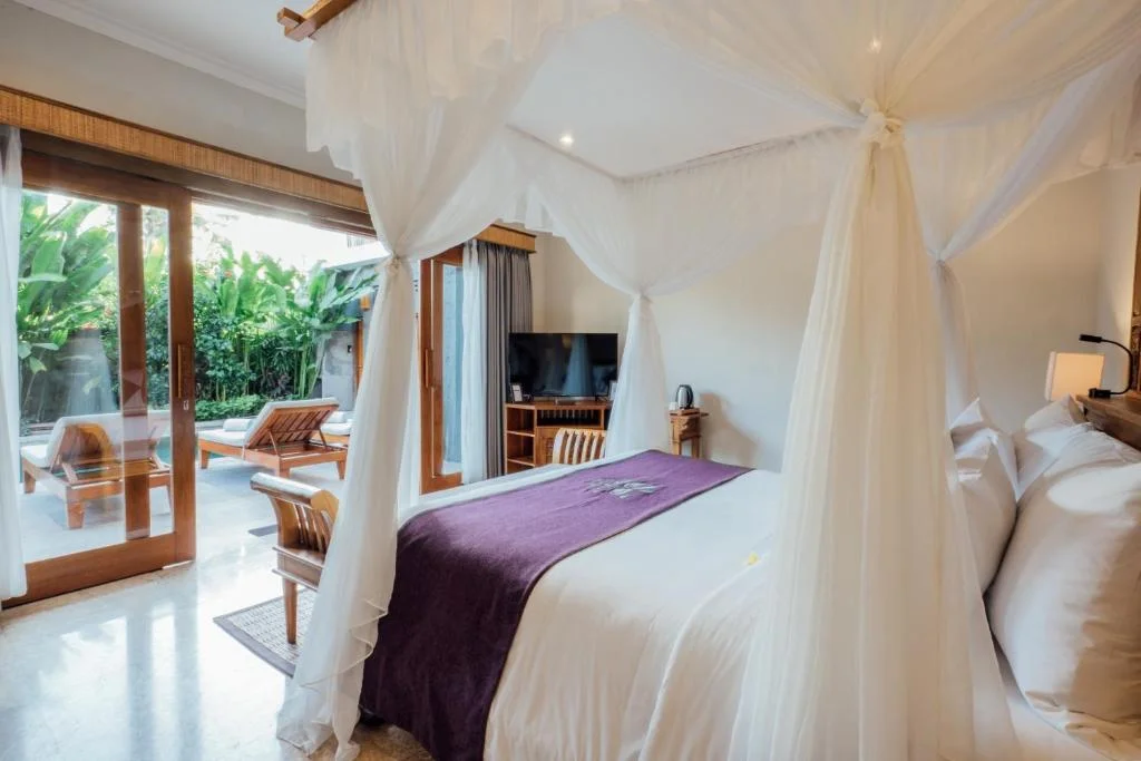 Spacious 7-Bedroom Private Villas – Tropical Oasis Near Bali’s Famous Surf Beaches — image 10