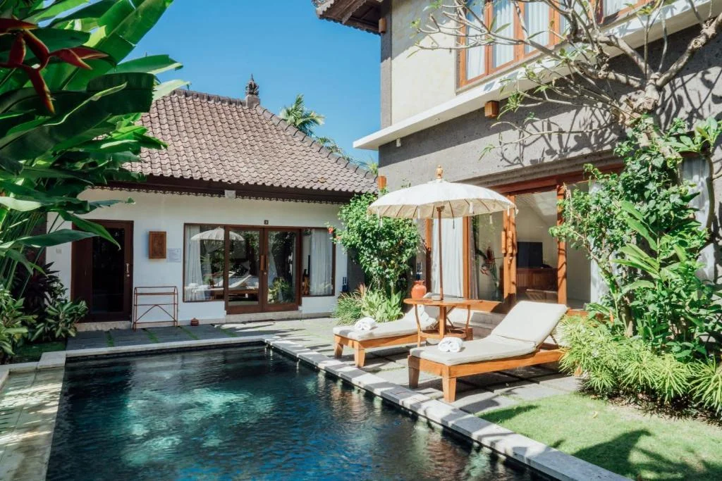 Spacious 7-Bedroom Private Villas – Tropical Oasis Near Bali’s Famous Surf Beaches — image 5