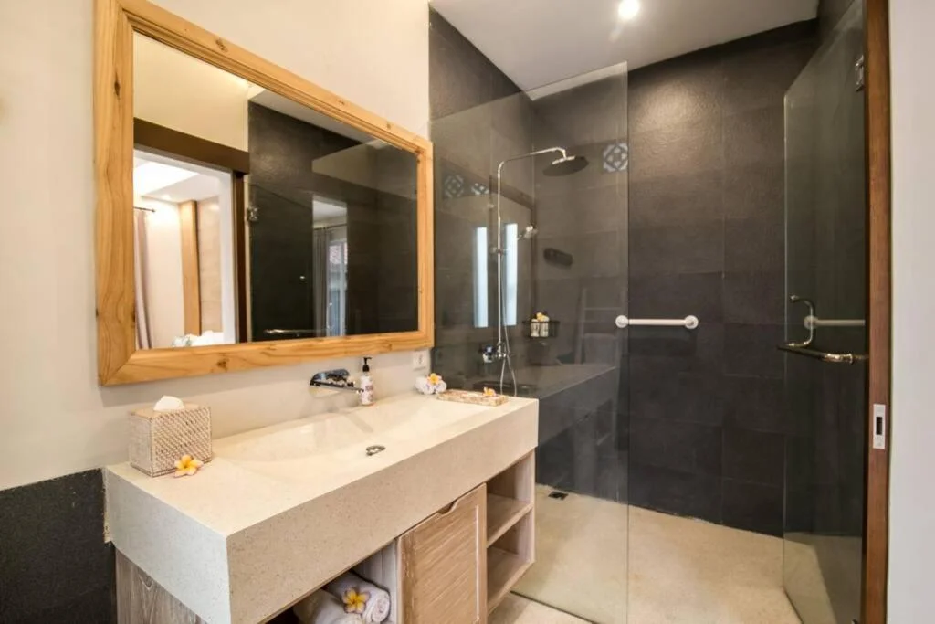 Peaceful 4-Bedroom Villa in the Heart of Seminyak, Walk to Beach — image 8