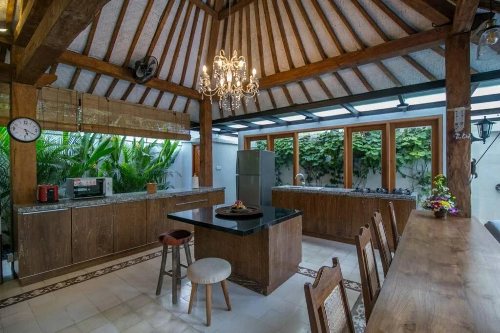 Peaceful 4-Bedroom Villa in the Heart of Seminyak, Walk to Beach — image 7