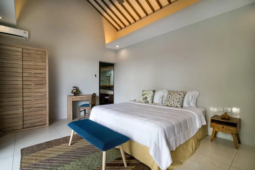 Peaceful 4-Bedroom Villa in the Heart of Seminyak, Walk to Beach — image 6