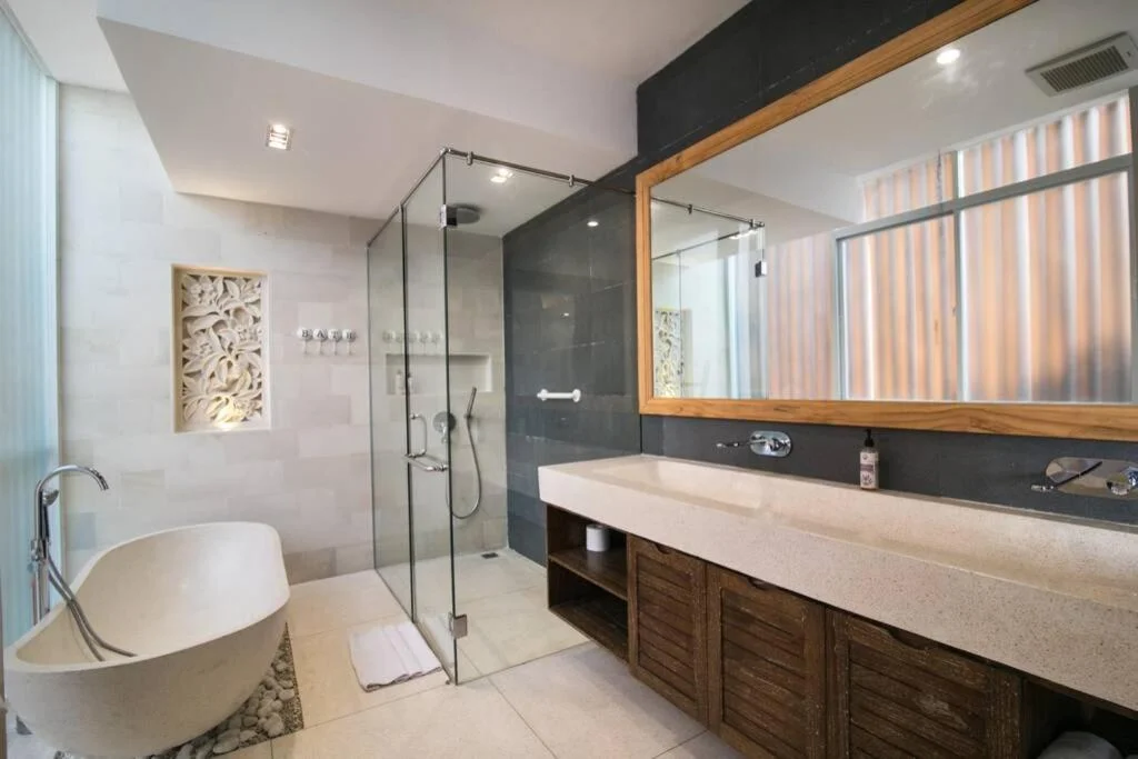 Peaceful 4-Bedroom Villa in the Heart of Seminyak, Walk to Beach — image 5