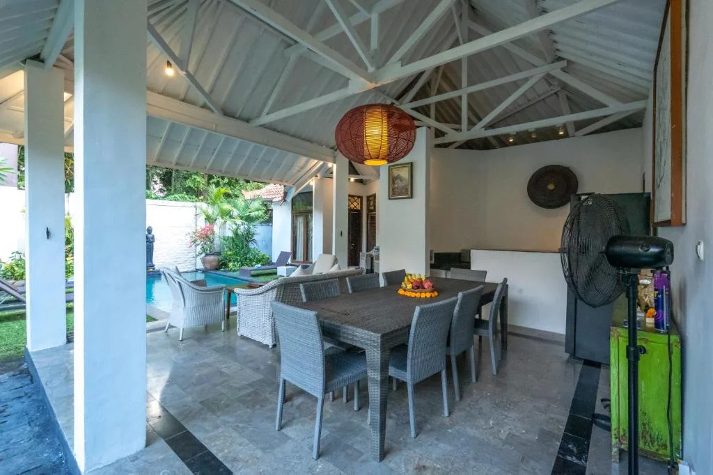 Central 5-Bedroom Private Villa with Pool – Walk to Double Six Beach — image 18