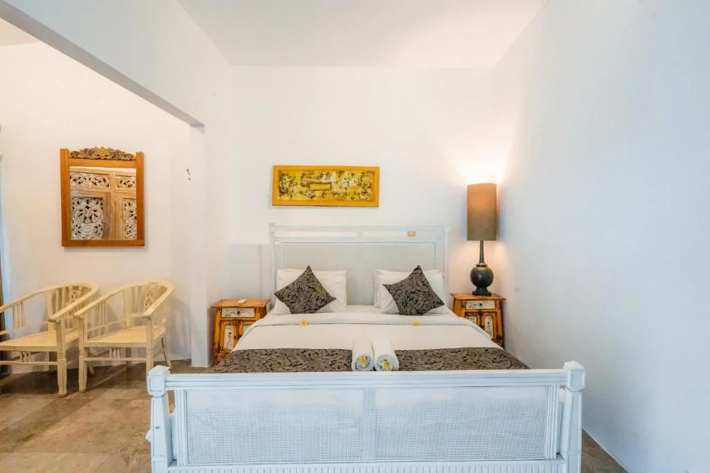 Central 5-Bedroom Private Villa with Pool – Walk to Double Six Beach — image 11