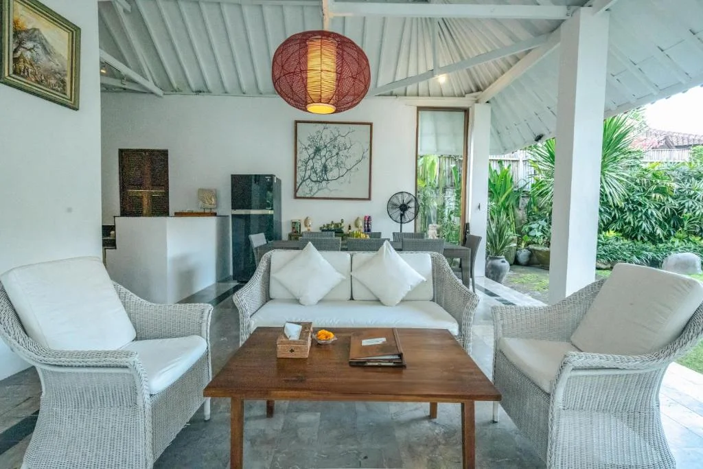 Central 5-Bedroom Private Villa with Pool – Walk to Double Six Beach — image 4