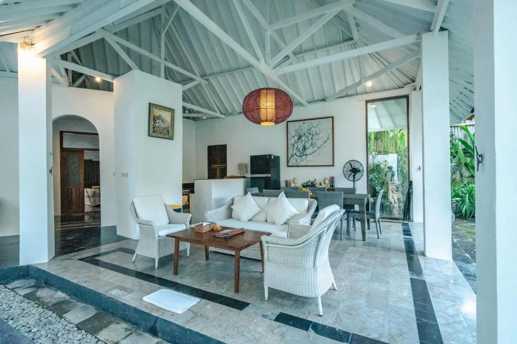 Central 5-Bedroom Private Villa with Pool – Walk to Double Six Beach — image 14