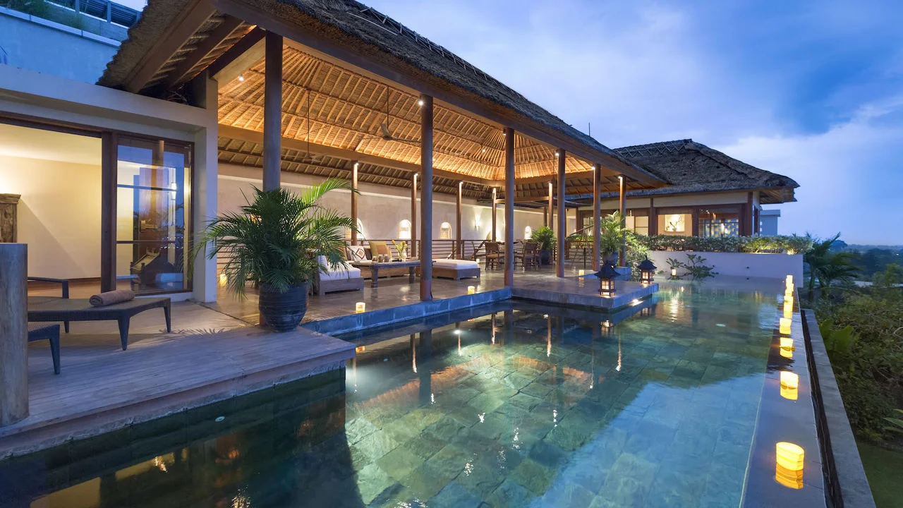 6-Bedroom Luxury Villa on the Hill in Jimbaran — image 6