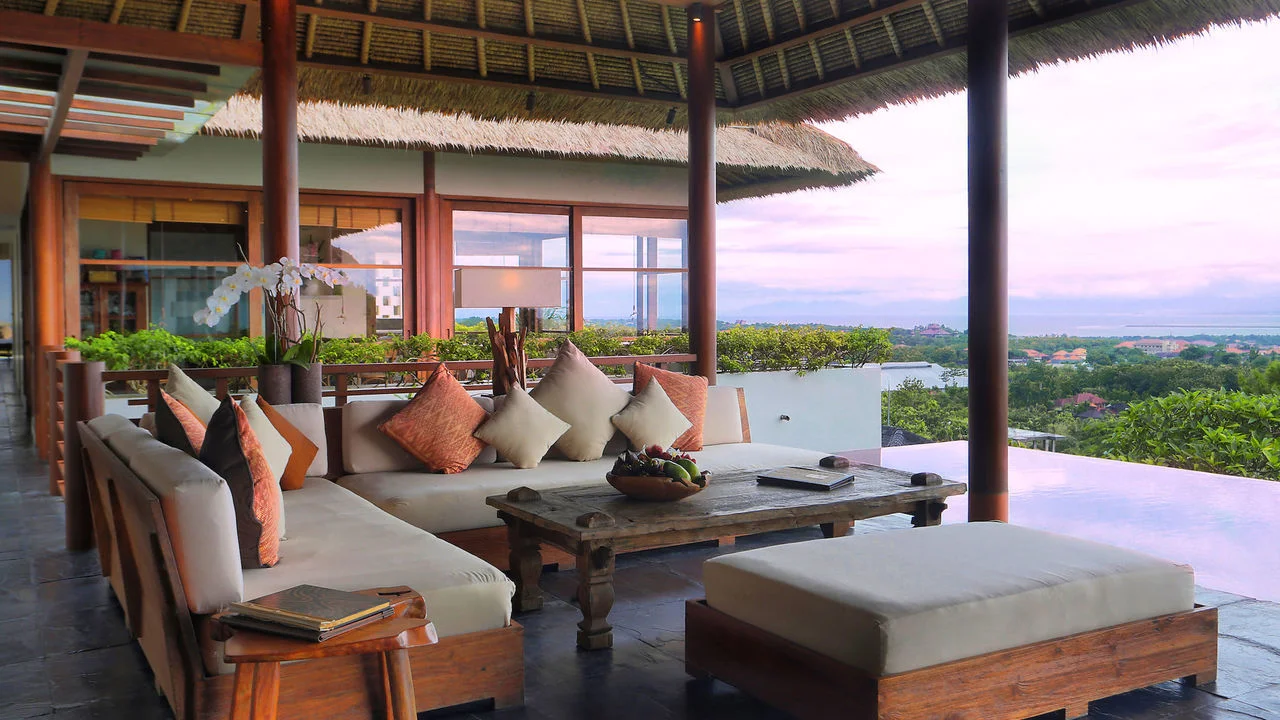 6-Bedroom Luxury Villa on the Hill in Jimbaran — image 17