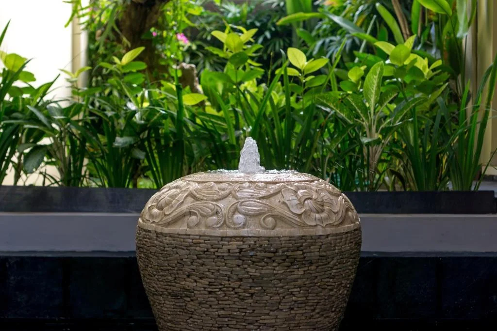 Elegant 6-Bedroom Villa with Huge Sofa Lounge & Open-Air Living in Nusa Dua — image 14
