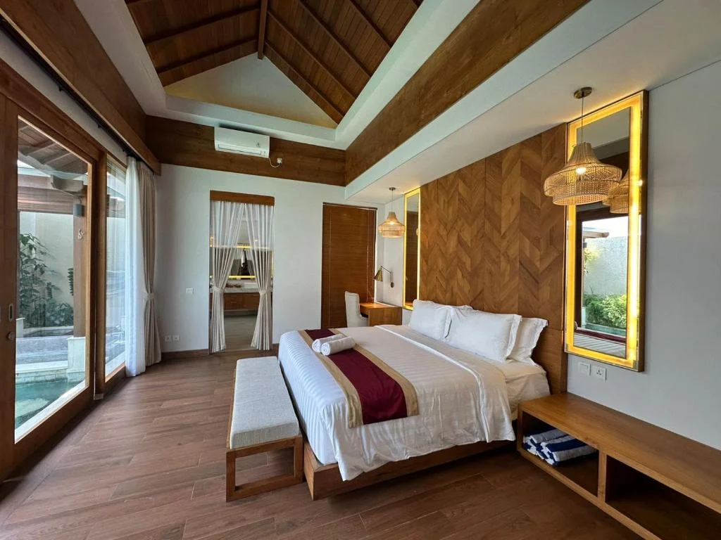 1-Bedroom Honeymoon Villa with Private Pool in the Heart of Seminyak — image 4