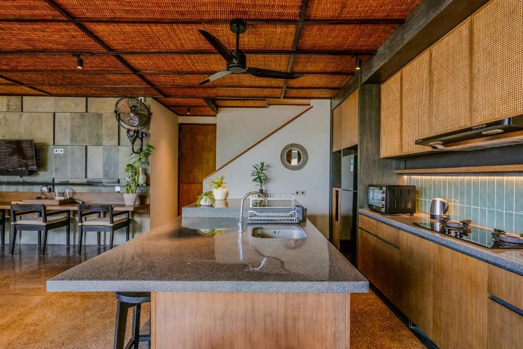 Modern Luxury Villa in Canggu – 5 Ensuite Bedrooms, Ideal for Families — image 18