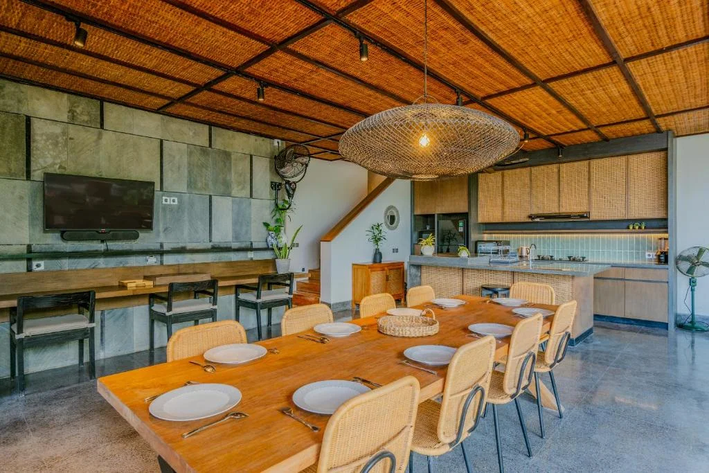 Modern Luxury Villa in Canggu – 5 Ensuite Bedrooms, Ideal for Families — image 17