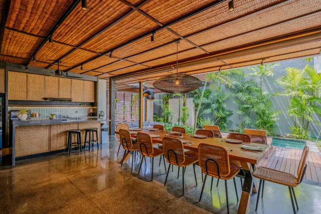Modern Luxury Villa in Canggu – 5 Ensuite Bedrooms, Ideal for Families — image 16