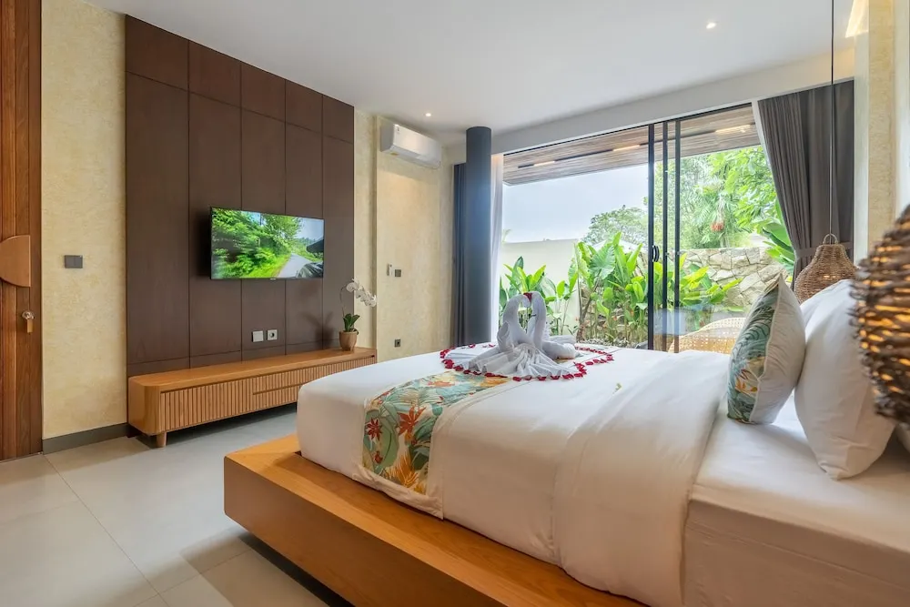 Stylish 4BR Luxury Villa in Central Canggu – Walk to Cafes & Beach — image 7