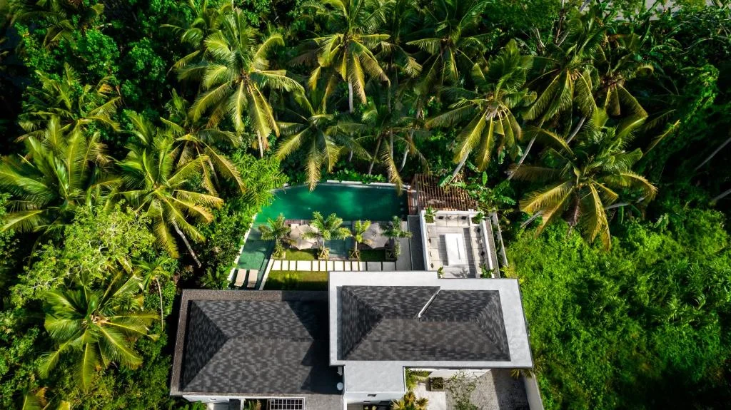 Elegant 4-Bedroom Jungle Villa Near Ubud Center with Infinity Pool – BVI50096