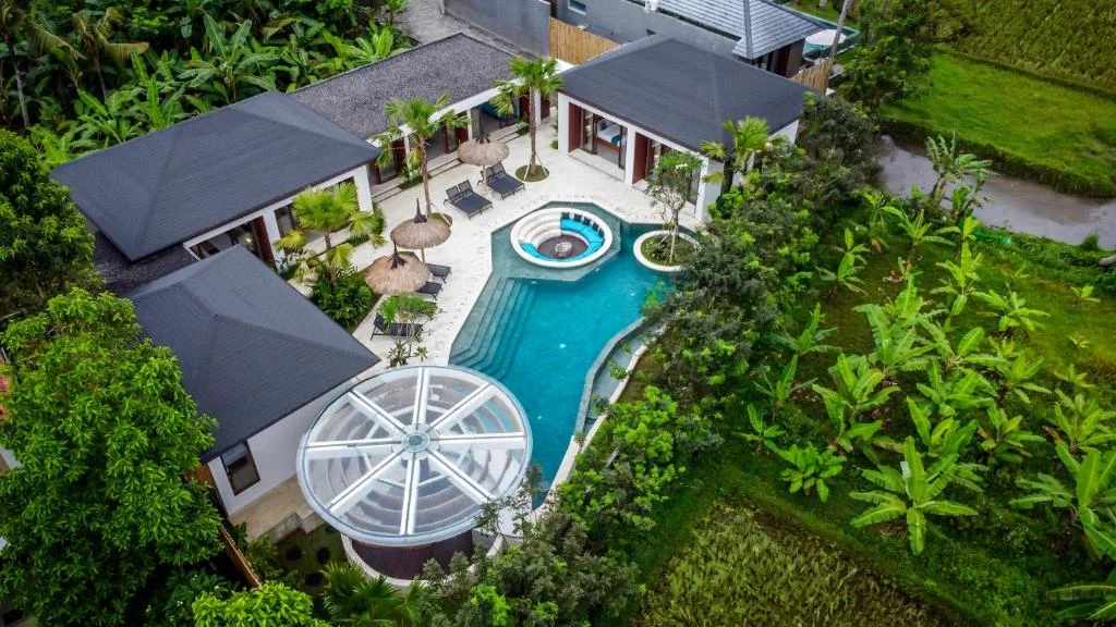 Luxurious 5-Bedroom Villa Surrounded by Ubud’s Stunning Rice Fields — image 14