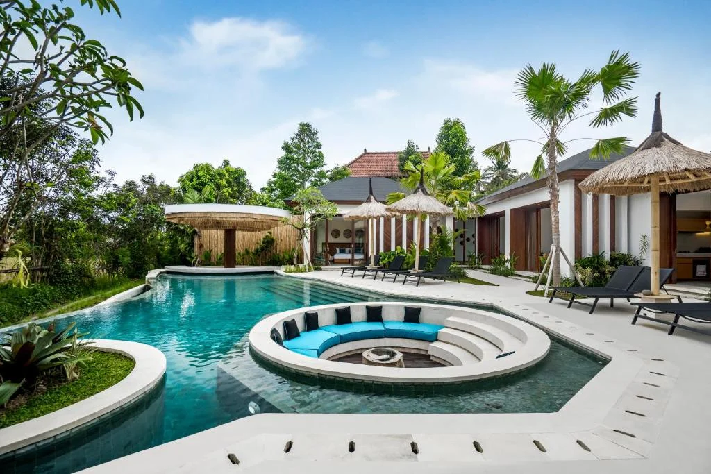 Luxurious 5-Bedroom Villa Surrounded by Ubud’s Stunning Rice Fields — image 18