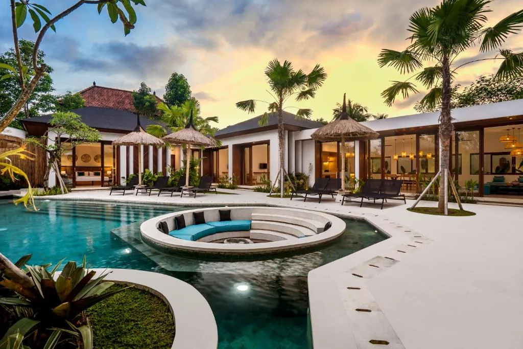 Luxurious 5-Bedroom Villa Surrounded by Ubud’s Stunning Rice Fields — image 8