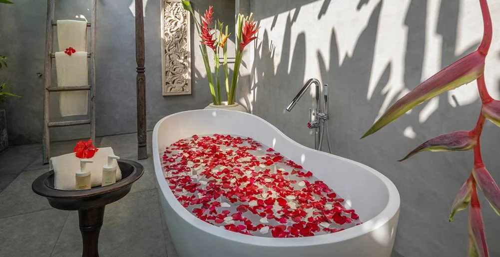 Oceanfront 4-Bedroom Sanctuary in Tanah Lot, Bali — image 4