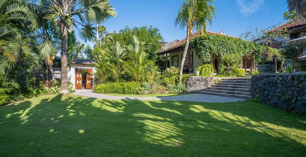 Oceanfront 4-Bedroom Sanctuary in Tanah Lot, Bali — image 14