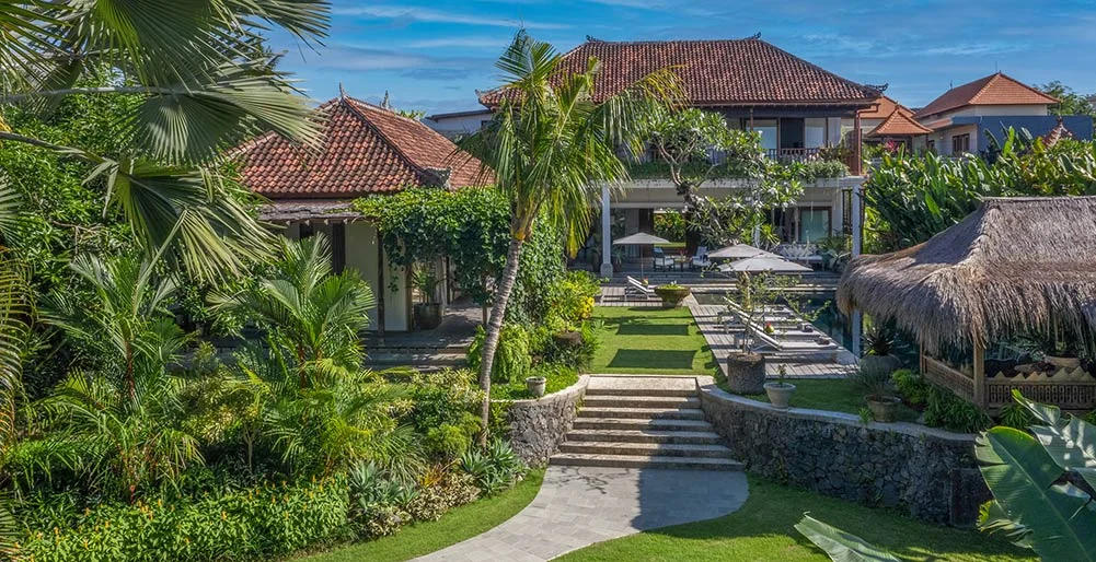 Oceanfront 4-Bedroom Sanctuary in Tanah Lot, Bali — image 12
