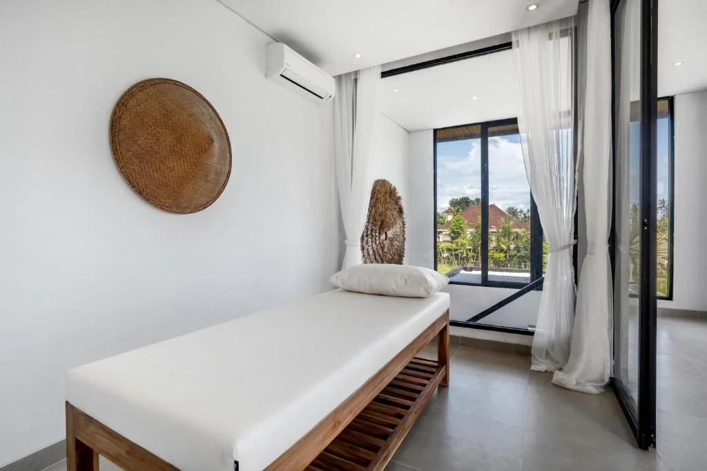 VBR Designer Luxury Villa Pool, Garden & Sunset Views | Ubud — image 19