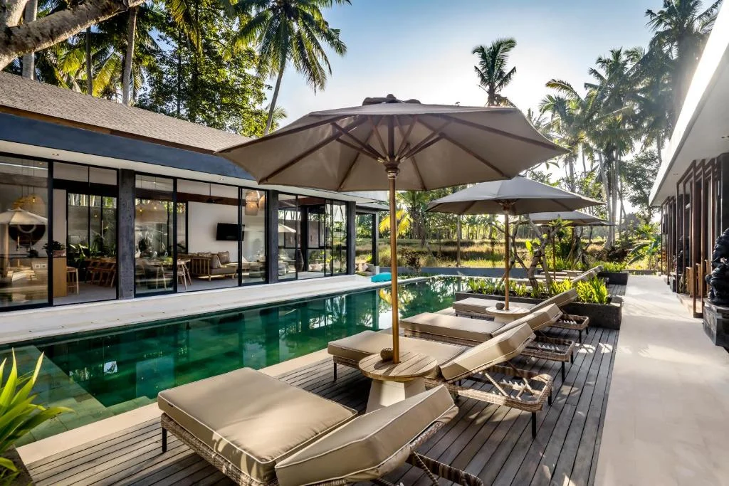 5BR Ubud Family Villa w/ Pool, Coconut Grove Views & Kid’s Room | Peliatan — image 18