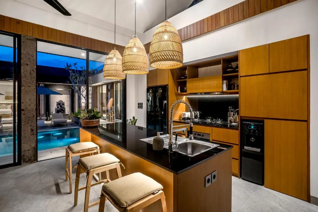 5BR Ubud Family Villa w/ Pool, Coconut Grove Views & Kid’s Room | Peliatan — image 9