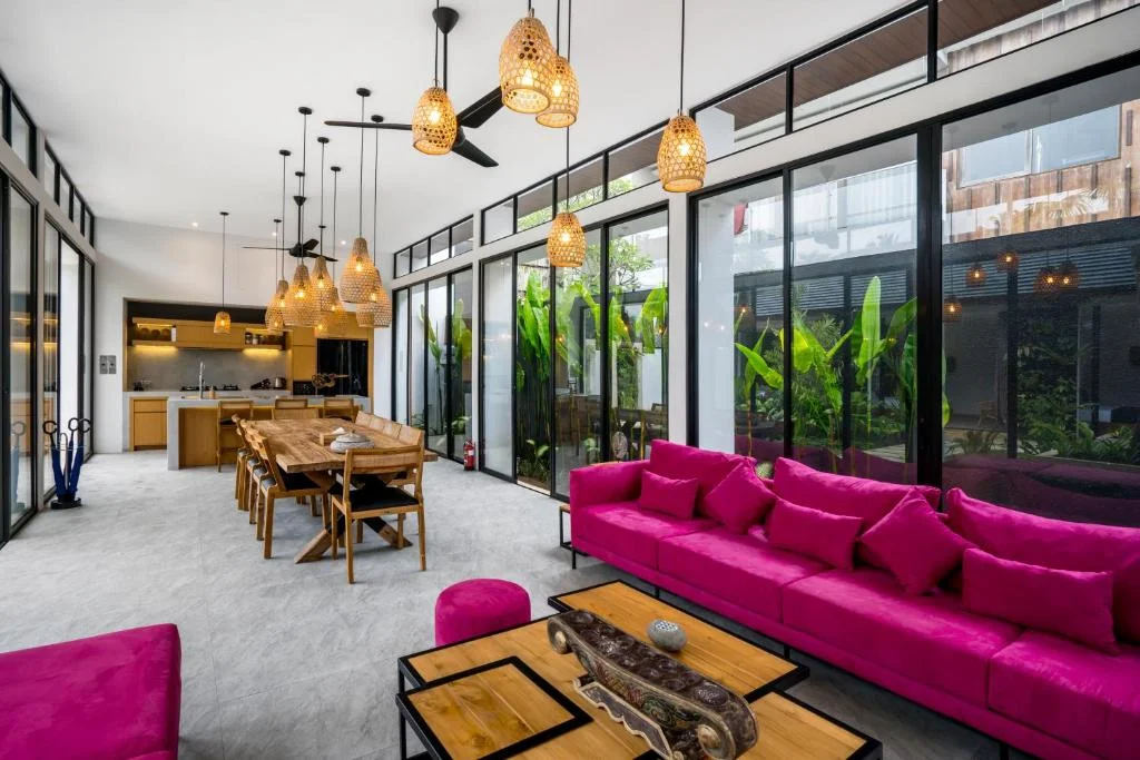 5BR Ubud Jungle Villa Infinity Pool, Rice Field Views & Massage Deck — image 9