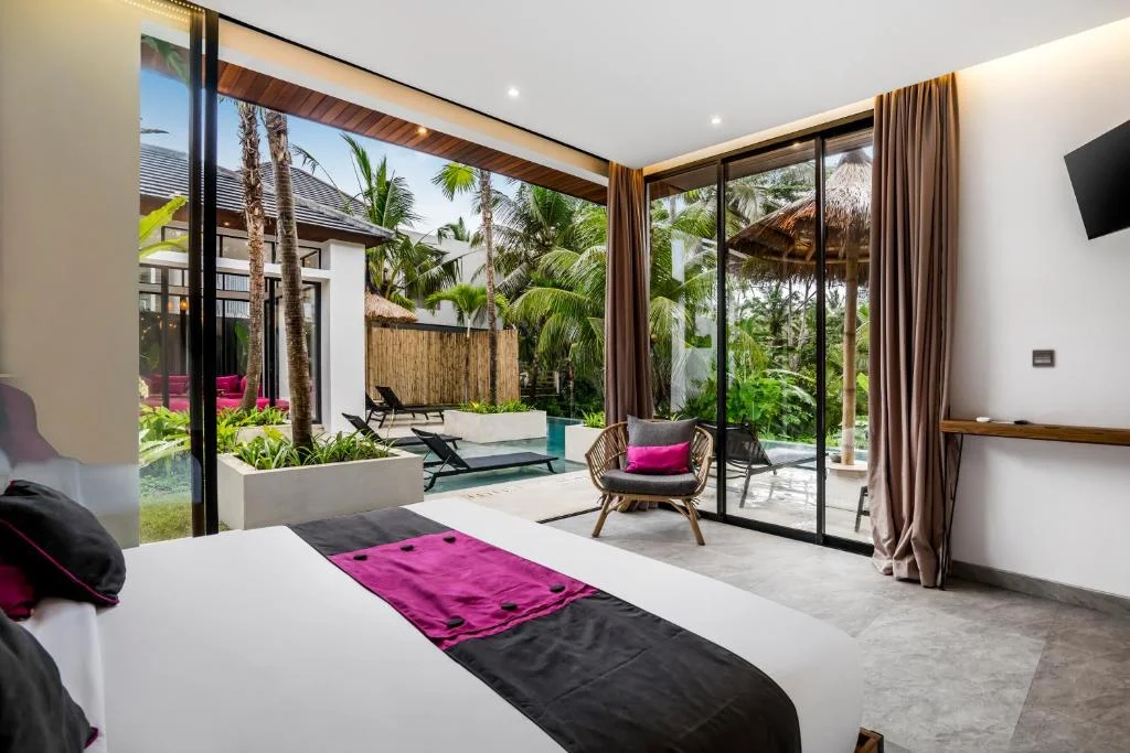 5BR Ubud Jungle Villa Infinity Pool, Rice Field Views & Massage Deck — image 17