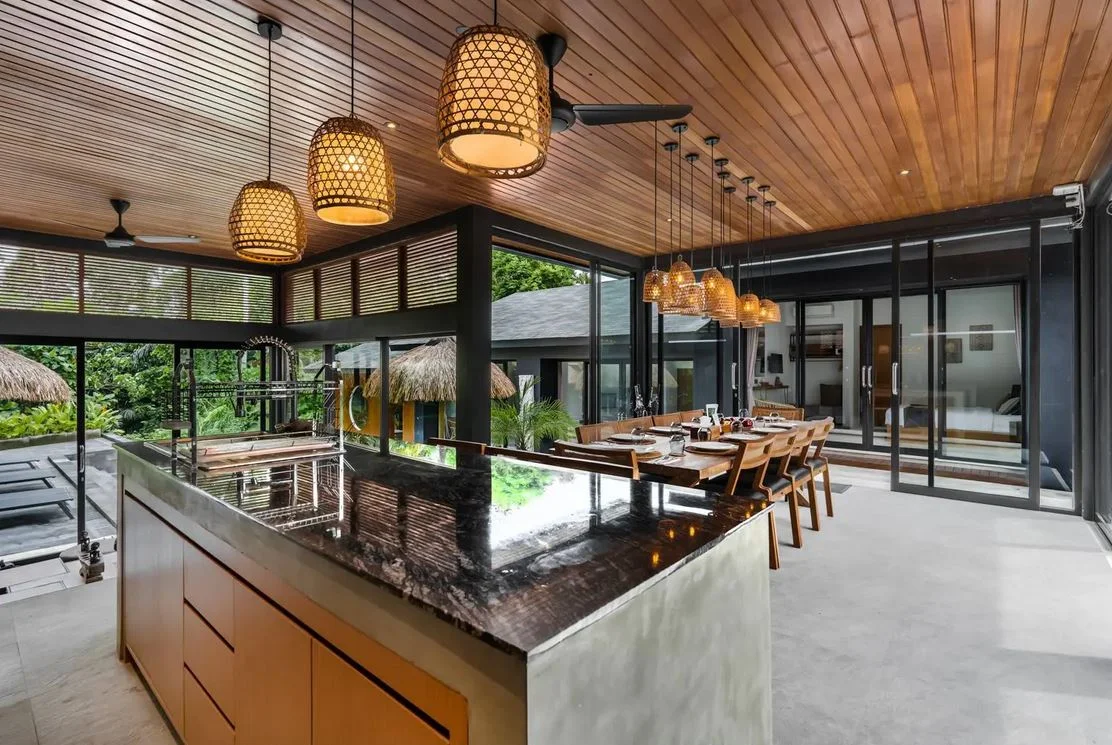 5BR Ubud Villa w/ Sauna, Jungle Views & Infinity Pool — image 7