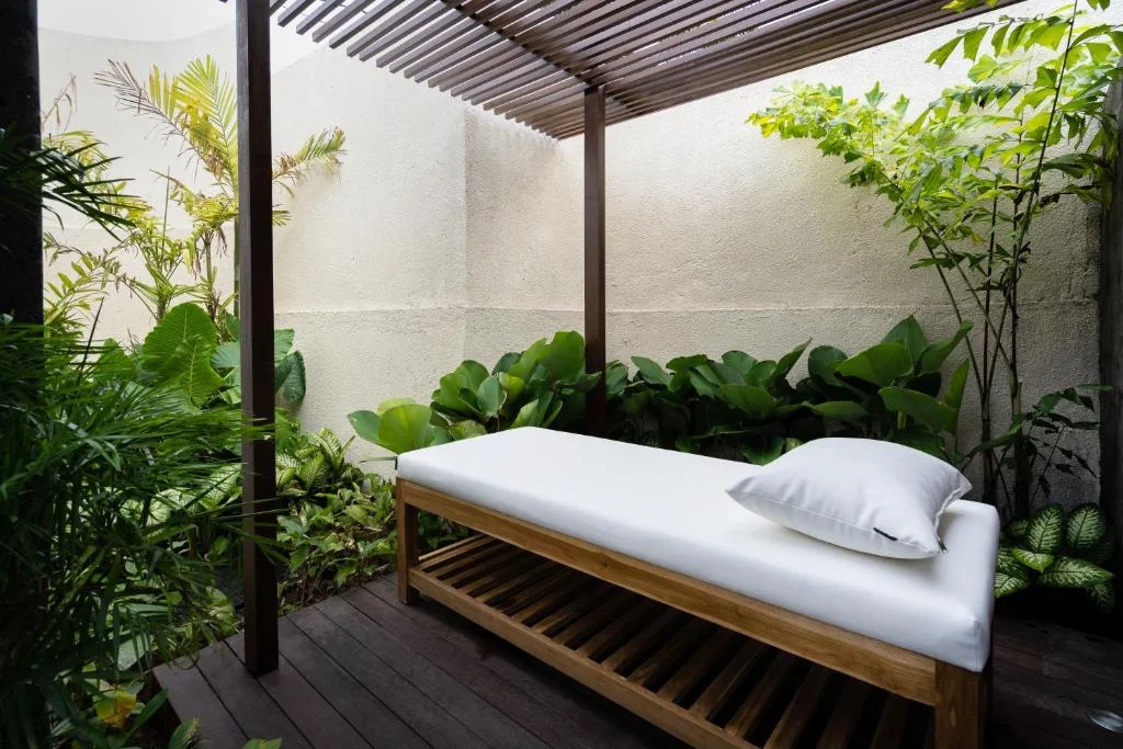 5BR Modern Luxury Villa in Pejeng Kawan, Ubud – Pool & Garden Oasis — image 12