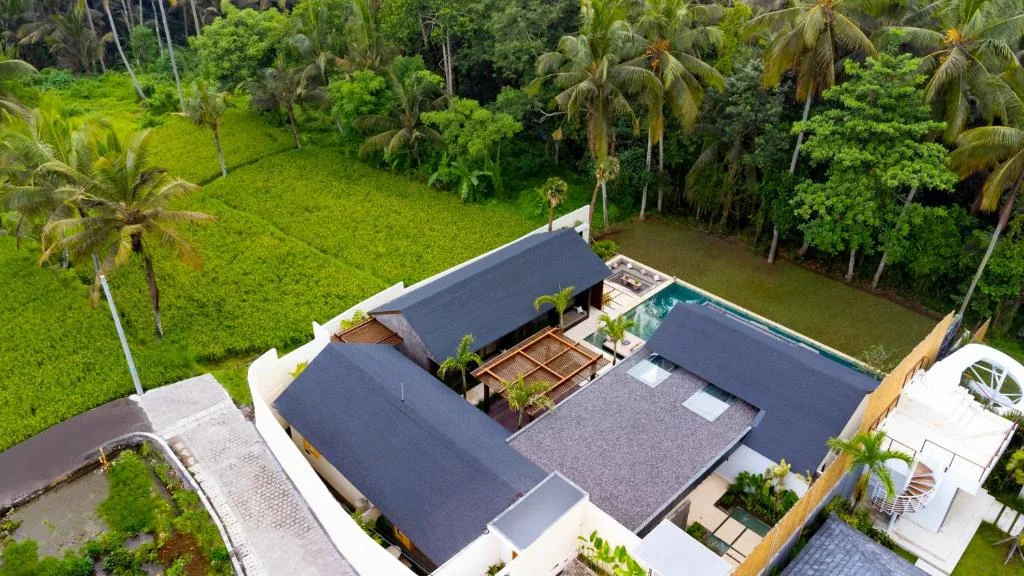 5BR Modern Luxury Villa in Pejeng Kawan, Ubud – Pool & Garden Oasis — image 3