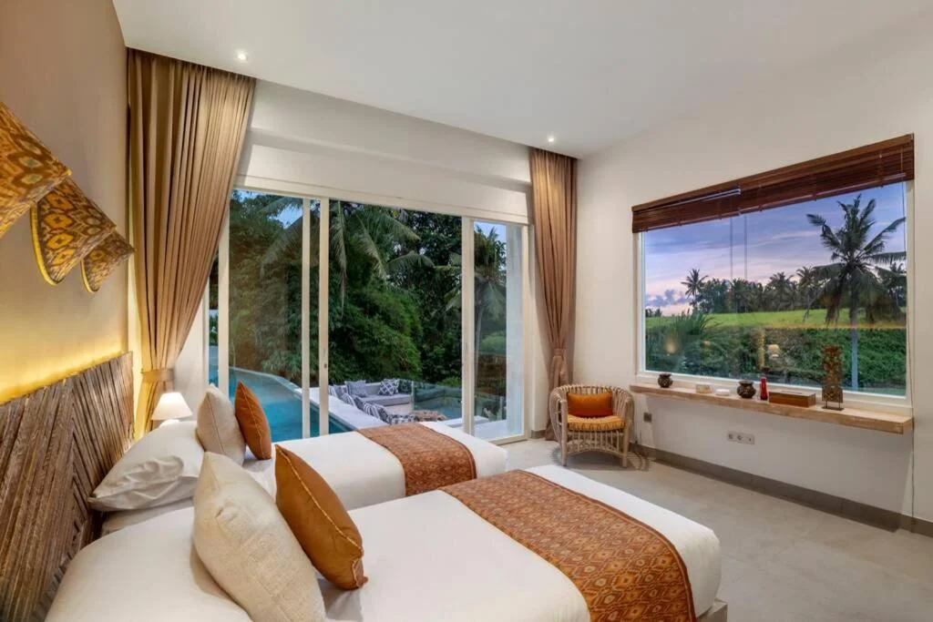 5BR Modern Ubud Villa Infinity Pool & Jungle Views — image 9