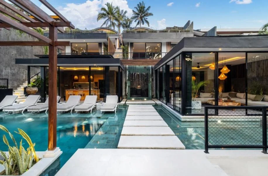 Villa Ubud BVI50913 – Elegant 4-Bedroom Retreat with Scenic Views and Luxury Amenities — image 4