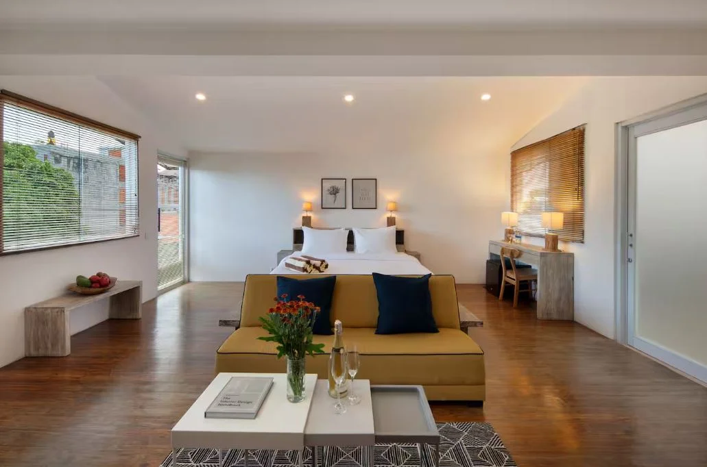 Canggu Villa with 6–7 Bedrooms Near Batu Bolong Beach — image 18