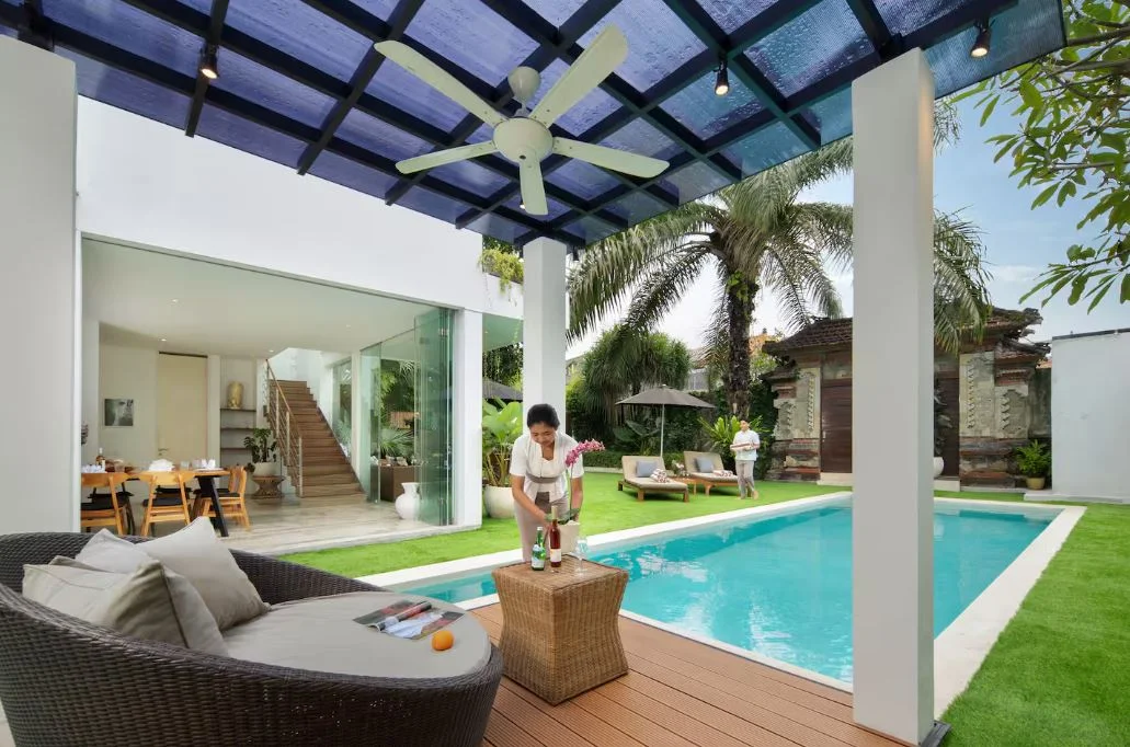 Canggu Villa with 6–7 Bedrooms Near Batu Bolong Beach — image 4