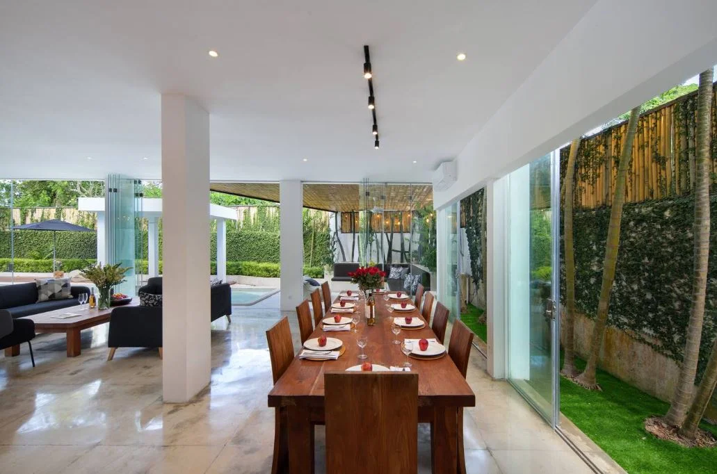 Canggu Villa with 6–7 Bedrooms Near Batu Bolong Beach — image 8