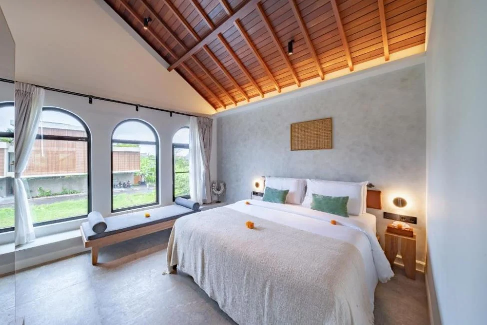 4BR Industrial Chic Tropical Villa with Private Pool in Seminyak — image 14
