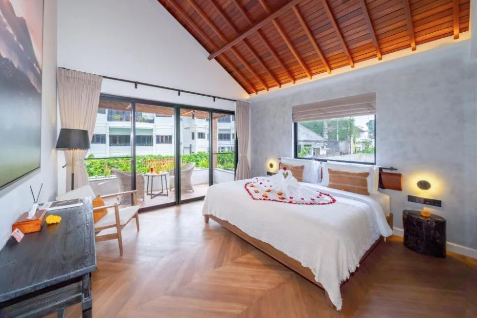 4BR Industrial Chic Tropical Villa with Private Pool in Seminyak — image 12
