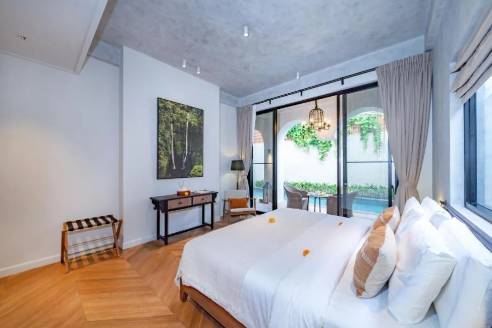4BR Industrial Chic Tropical Villa with Private Pool in Seminyak — image 7