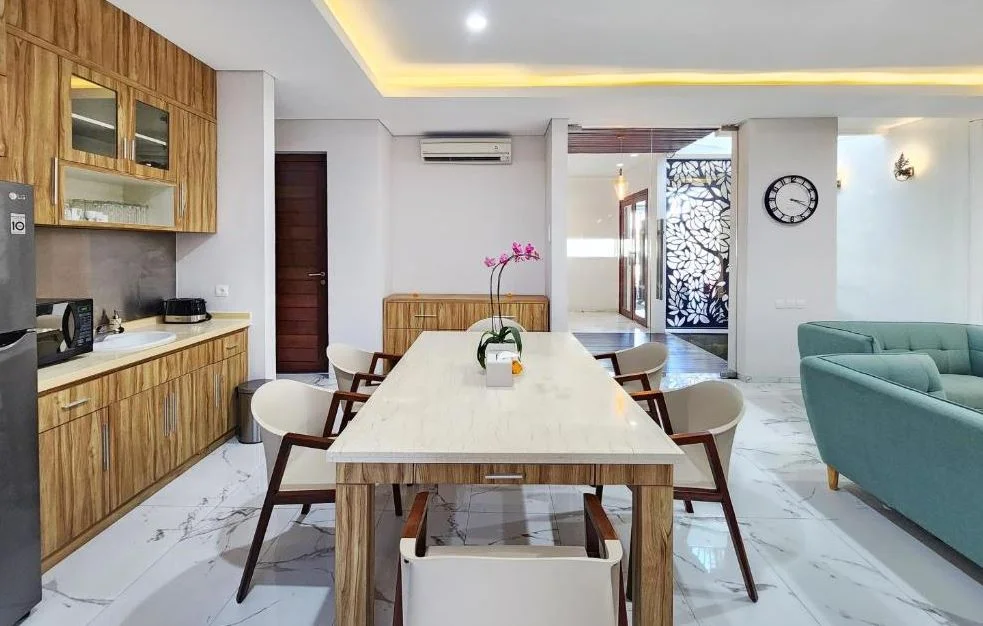 3BR Modern Tropical Villa with Private Pool in Seminyak — image 16