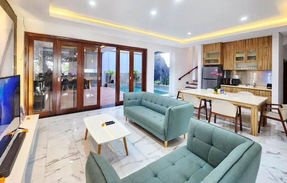 3BR Modern Tropical Villa with Private Pool in Seminyak — image 15