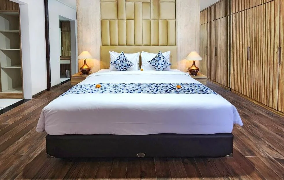 3BR Modern Tropical Villa with Private Pool in Seminyak — image 14