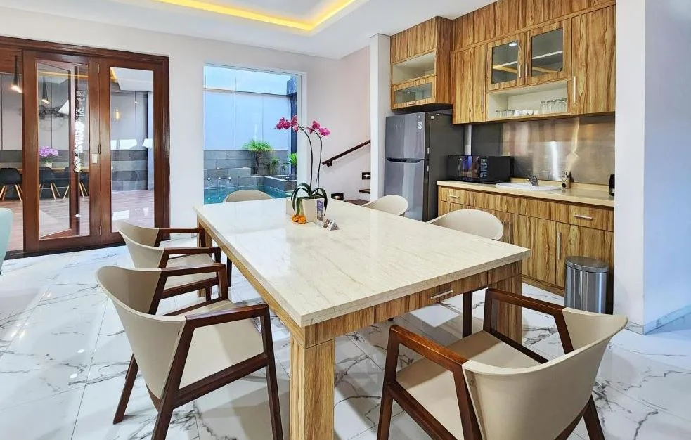 3BR Modern Tropical Villa with Private Pool in Seminyak — image 12